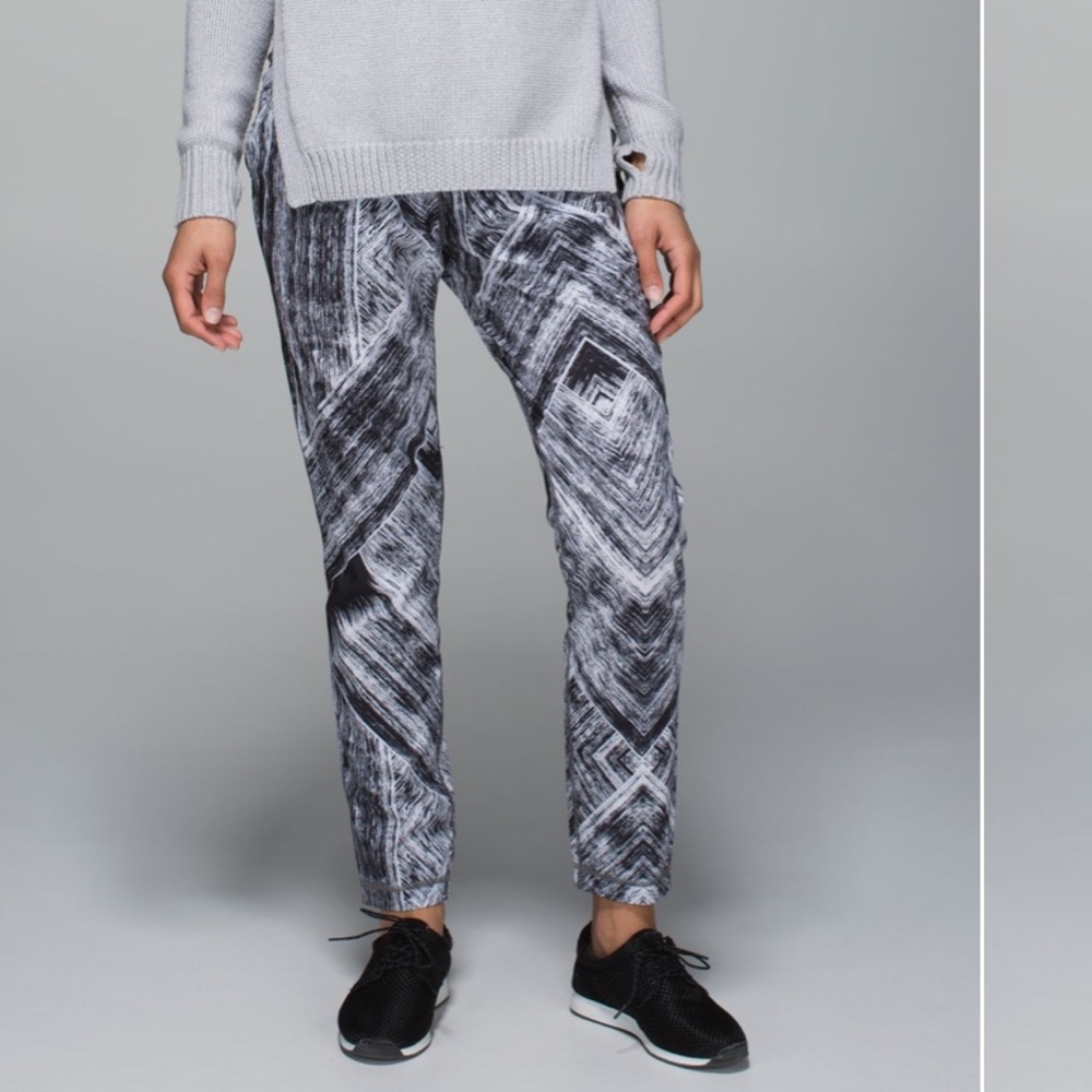 52. Lululemon Namaskar Pant II - Heat Wave White Black